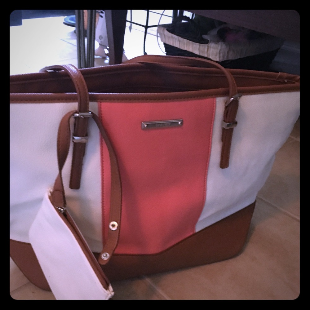 Nine West It Girl coral with coin purse